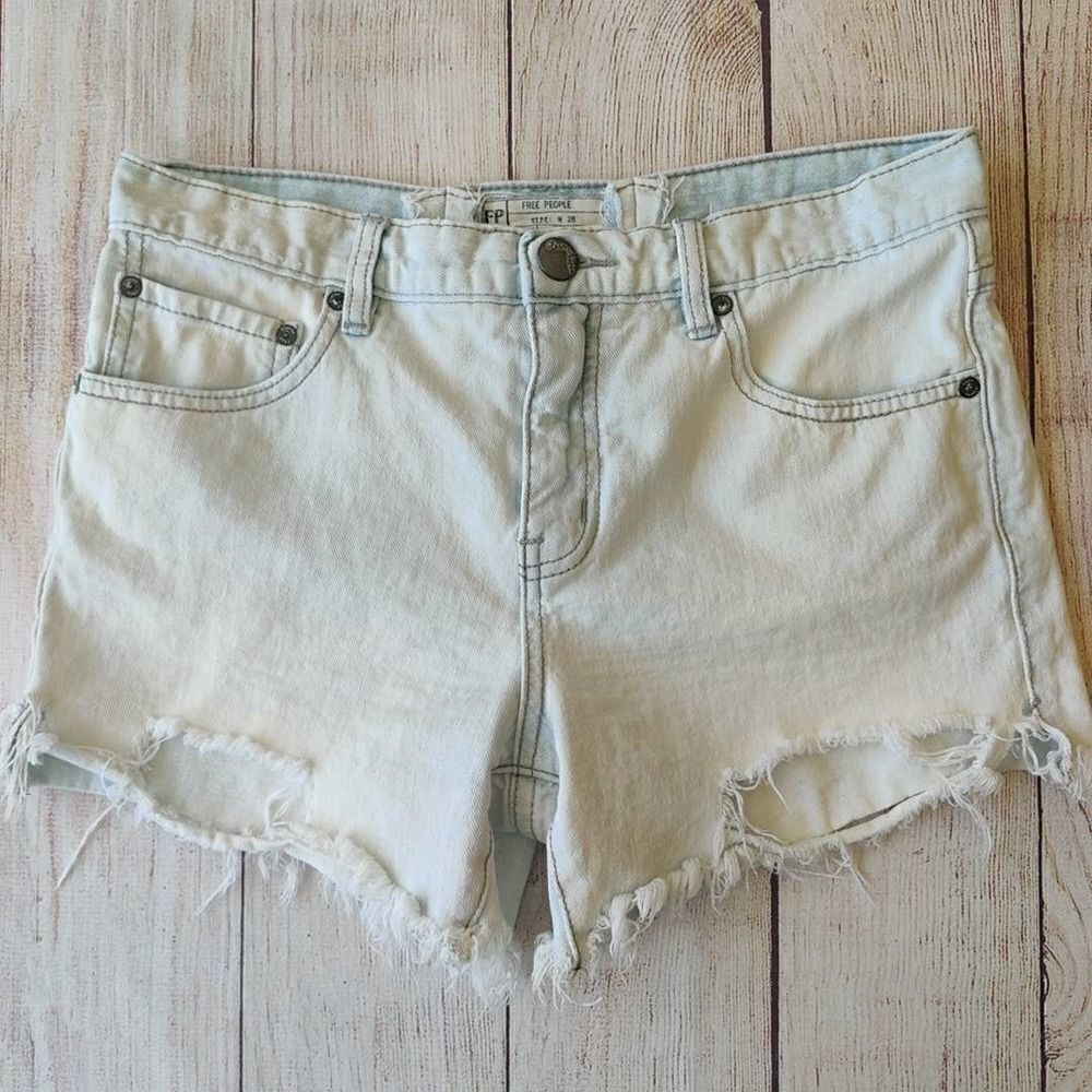 Free People cutoff frayed hem distressed denim shorts sz 26
